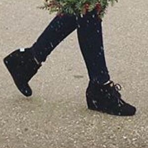 Toms Black Suede Desert Wedge Boots